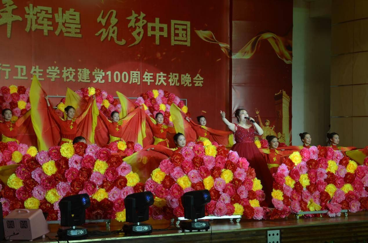 发现内蒙古一小学班级家委会向家长收取1.2万元翻新教室，你怎么看此现象？，探索有趣话题 | 红迪网
